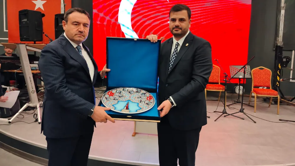 AK Partili Eyyüp Kadir İnan: İzmir için verdiğimiz her destek ana muhalefetin yalanlarıyla sulandırılıyor