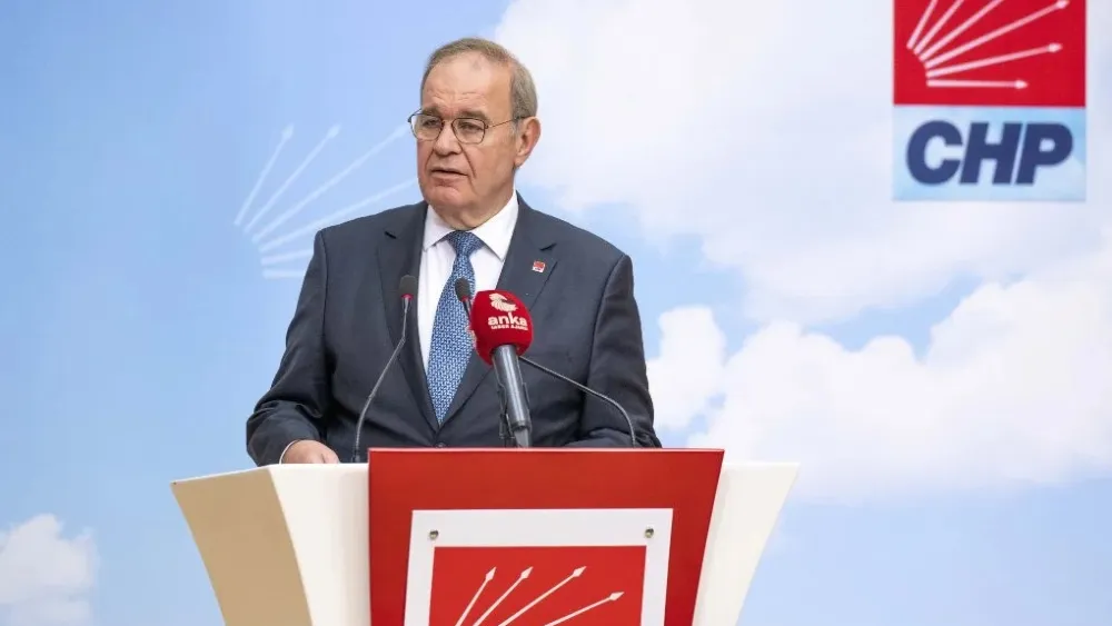 Faik Öztrak, Özgür Özel'e 'Makamlarından bir türlü vazgeçmeyenler...' dedi sosyal medyada tepki çekti 