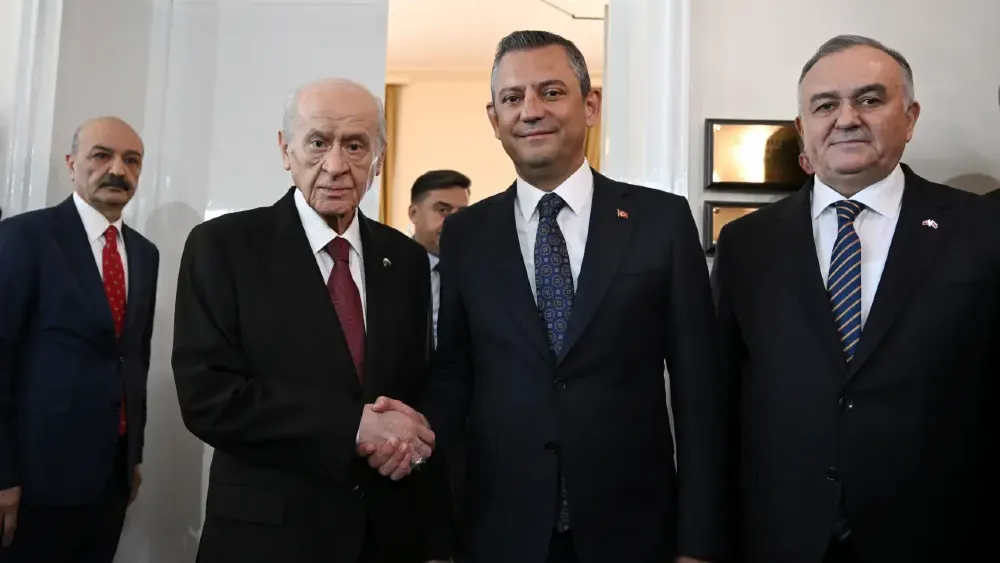 Bahçeli kürsüden Özgür Özel'e çağrı yaptı