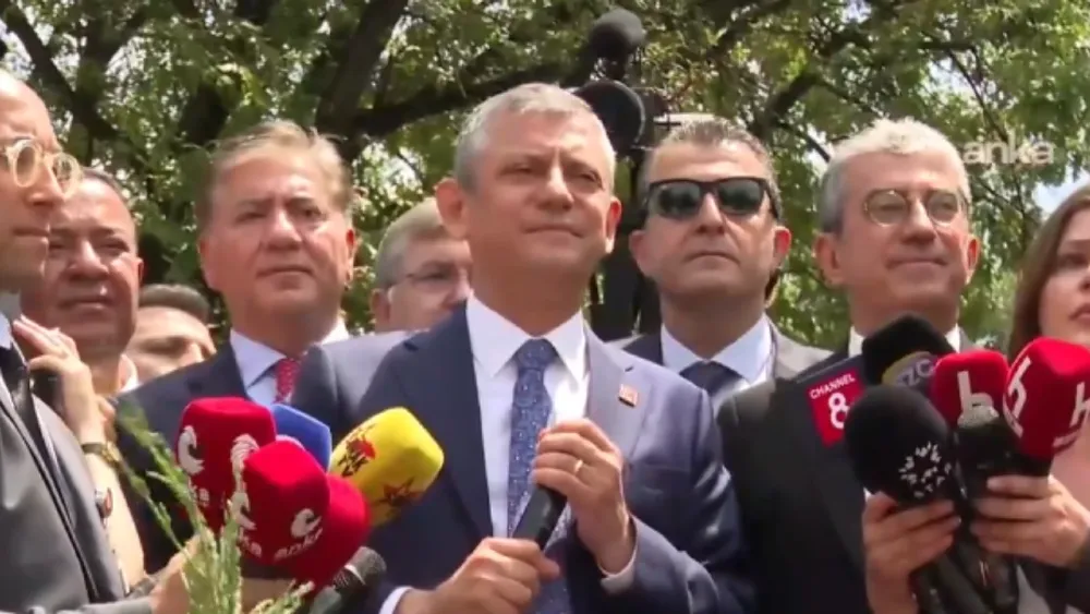 Özel TBMM Dikmen Kapısı'nda toplanan partililere seslendi: Darbeyi püskürttünüz