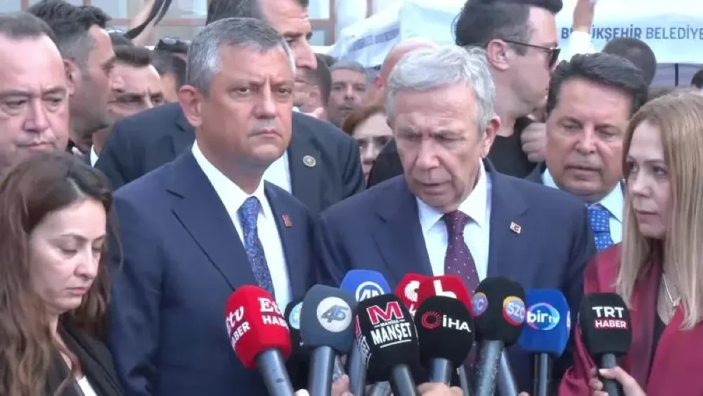 Ferdi Zeyrek vefatının birinci yılında anıldı… Özel ve Yavaş katıldı…