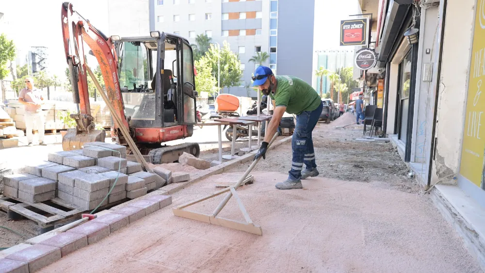 Alsancak sokakları baştan aşağı yenileniyor
