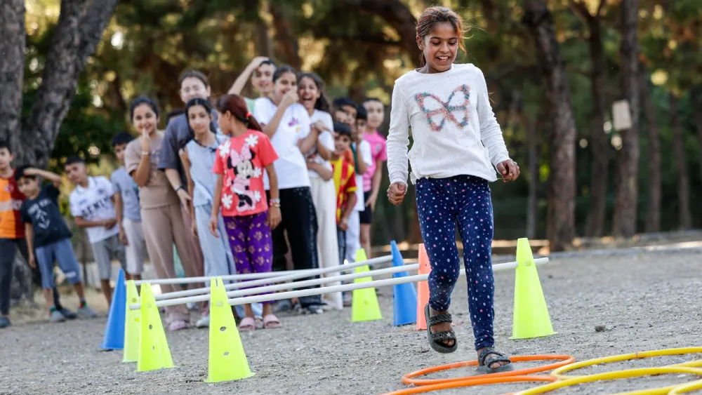 Çocuklar Kadifekale’de mahalle şenliğinde doyasıya eğlendi