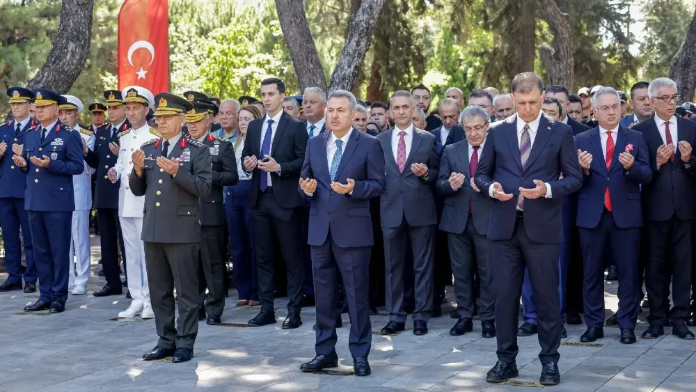 Kadifekale'de 15 Temmuz anması... Vali Elban: Milletimizin bağımsızlığına sahip çıktığı şanlı bir direniş