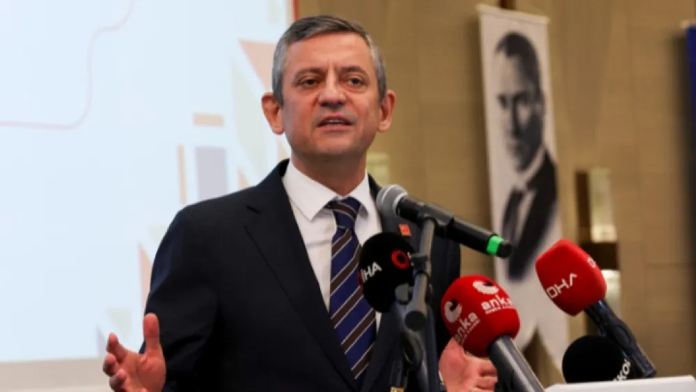 Özgür Özel'den 'yeni parti' açıklaması: Logo ve isim üzerinde çalışıyoruz