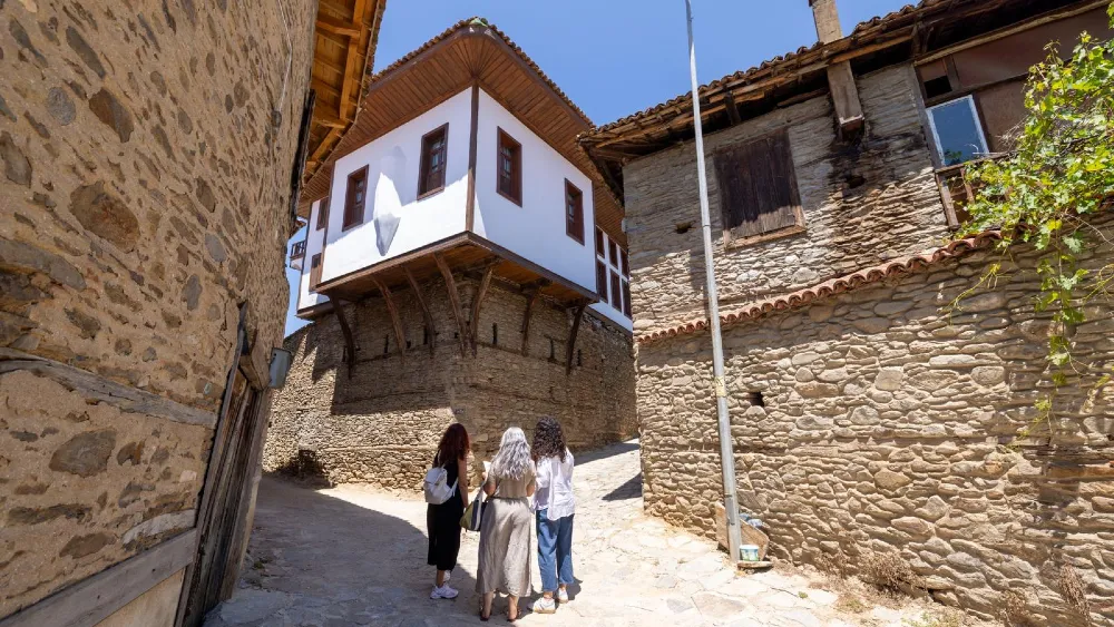 İzmir’in tarihi mirasına binlerce denetim ile koruma kalkanı