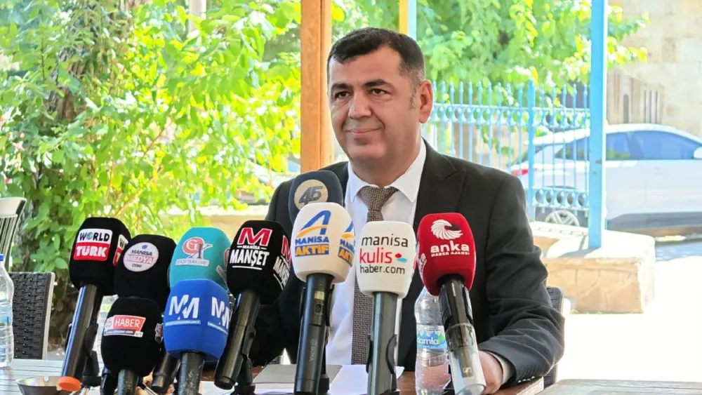 CHP Manisa’da devir teslim krizi: Yeni başkandan görevden alınan başkana 'Manisa'nın huzurunu kaçırıyorsunuz' çıkışı