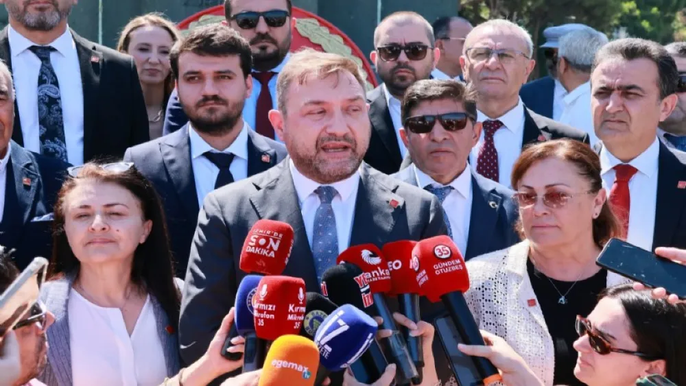 Gümrükçü’den gidecekler için rest: Ayrılan herkes siyasi rakibimiz olacak