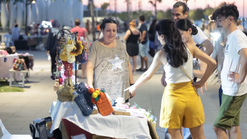 Karantina'daki Gece Kermesi ile 150 kadının emeği kazanca dönüşüyor