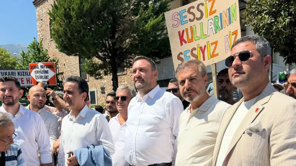 Kemalpaşa Yukarıkızılca'da madene karşı isyan: Doğamızı vermeyeceğiz