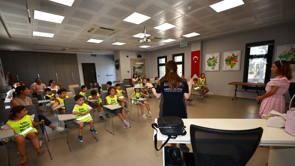 Efes Tarlası Yaşam Köyü'nde çocuklar toprağın bilgisi ile buluştu