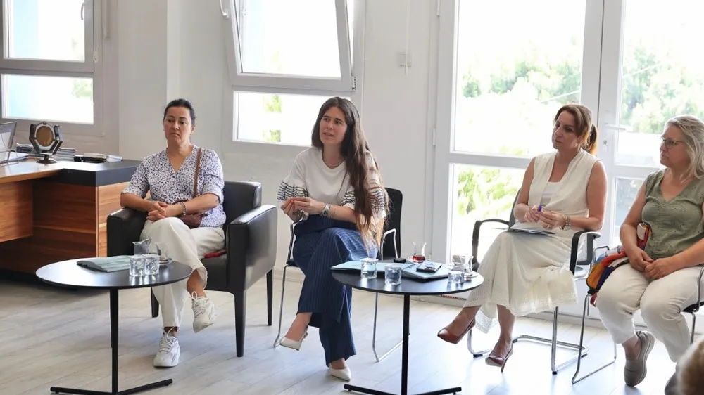 Başkan Lâl Denizli, Halk Günü buluşmalarında vatandaşları dinlemeye devam ediyor