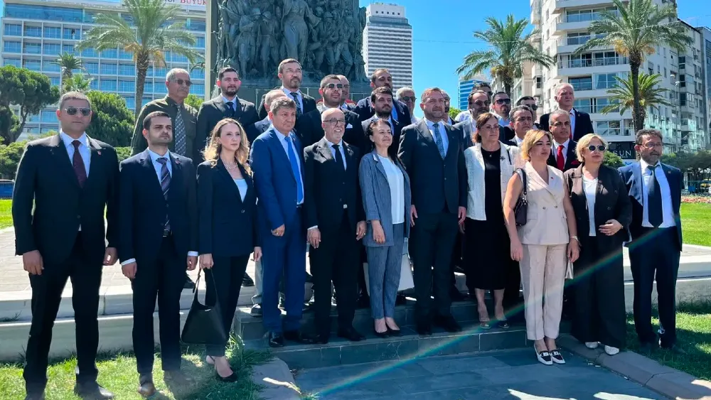 CHP İzmir’de görev dağılımı yapıldı… 