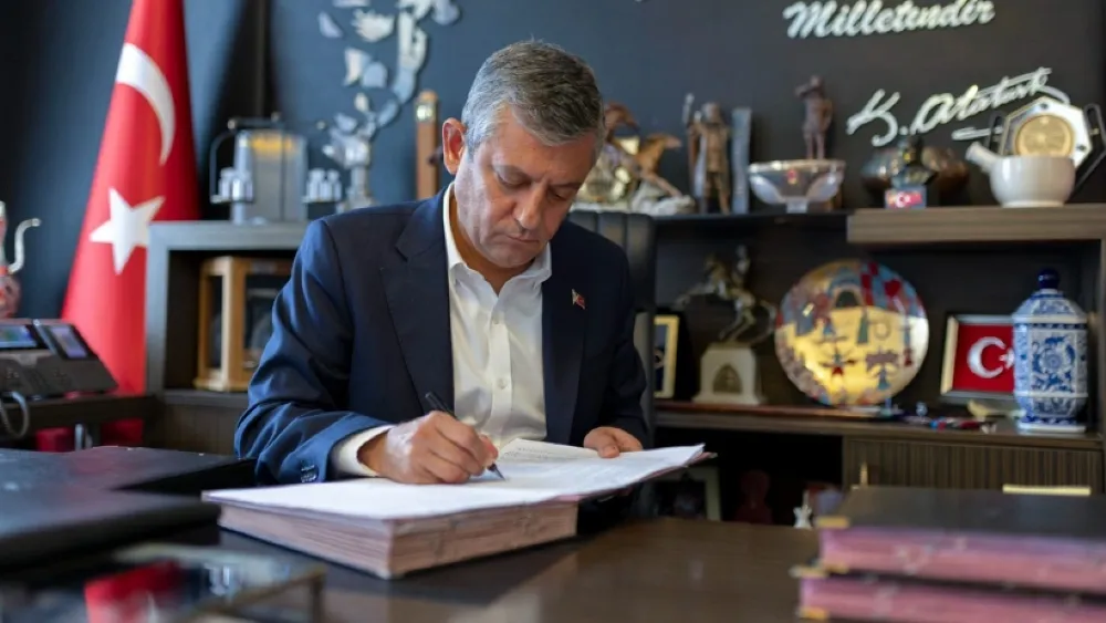Türk siyasetinde yeni dönem… Özgür Özel CHP’den istifa etti… 91 milletvekili ile Yeni Parti'yi kurdu