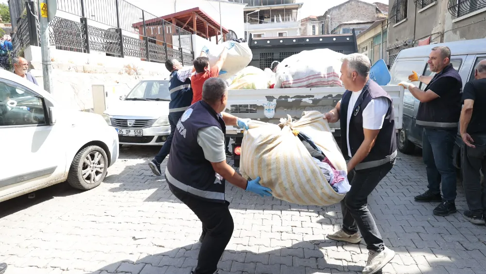 Konak zabıtasından izinsiz seyyar satışa sıkı denetim
