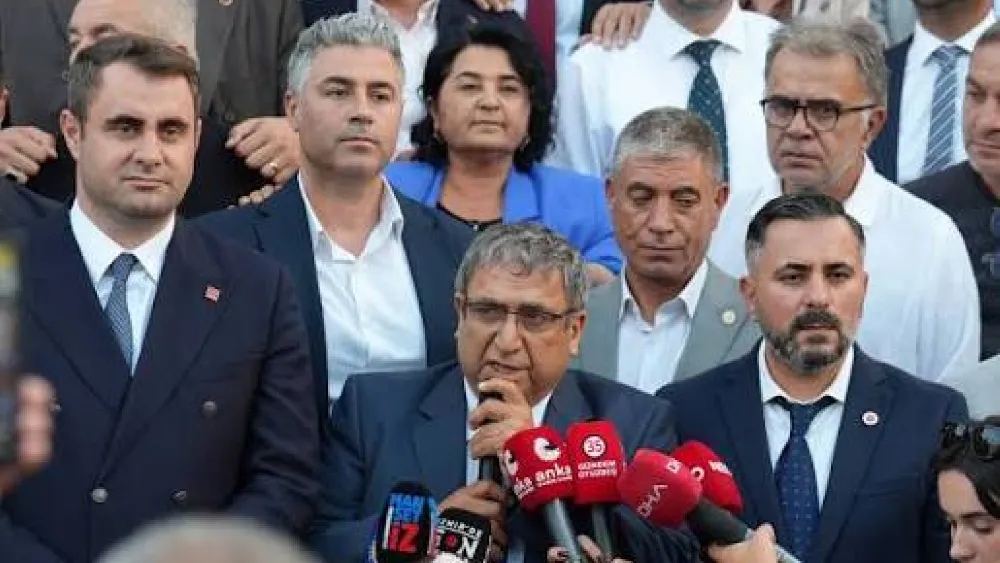 Buca'da Başkanvekili Hüseyin Benzer, Yeni Parti’ye geçmiyor!