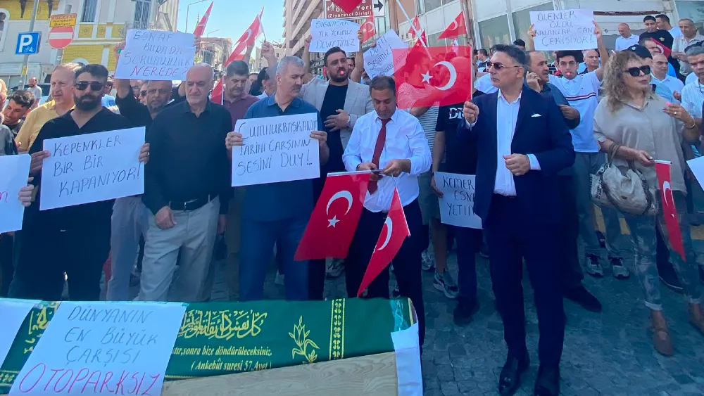 Kemeraltı esnafından tabutlu otopark isyanı