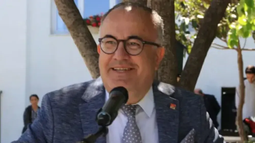 CHP İzmir’de sürpriz istifa... Grup Başkanı partiden ayrıldı...
