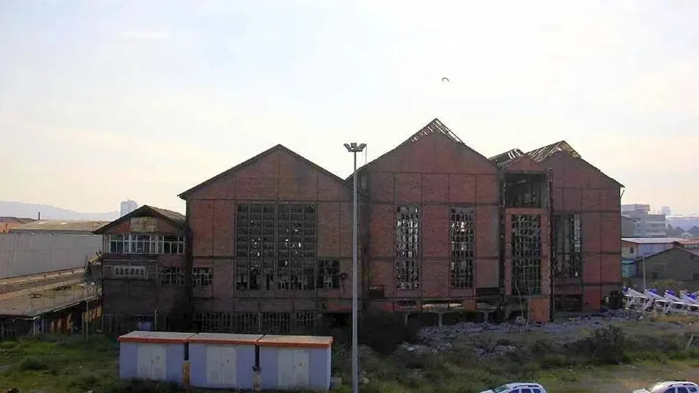 Konak'ta tarihi fabrika mesaisi!