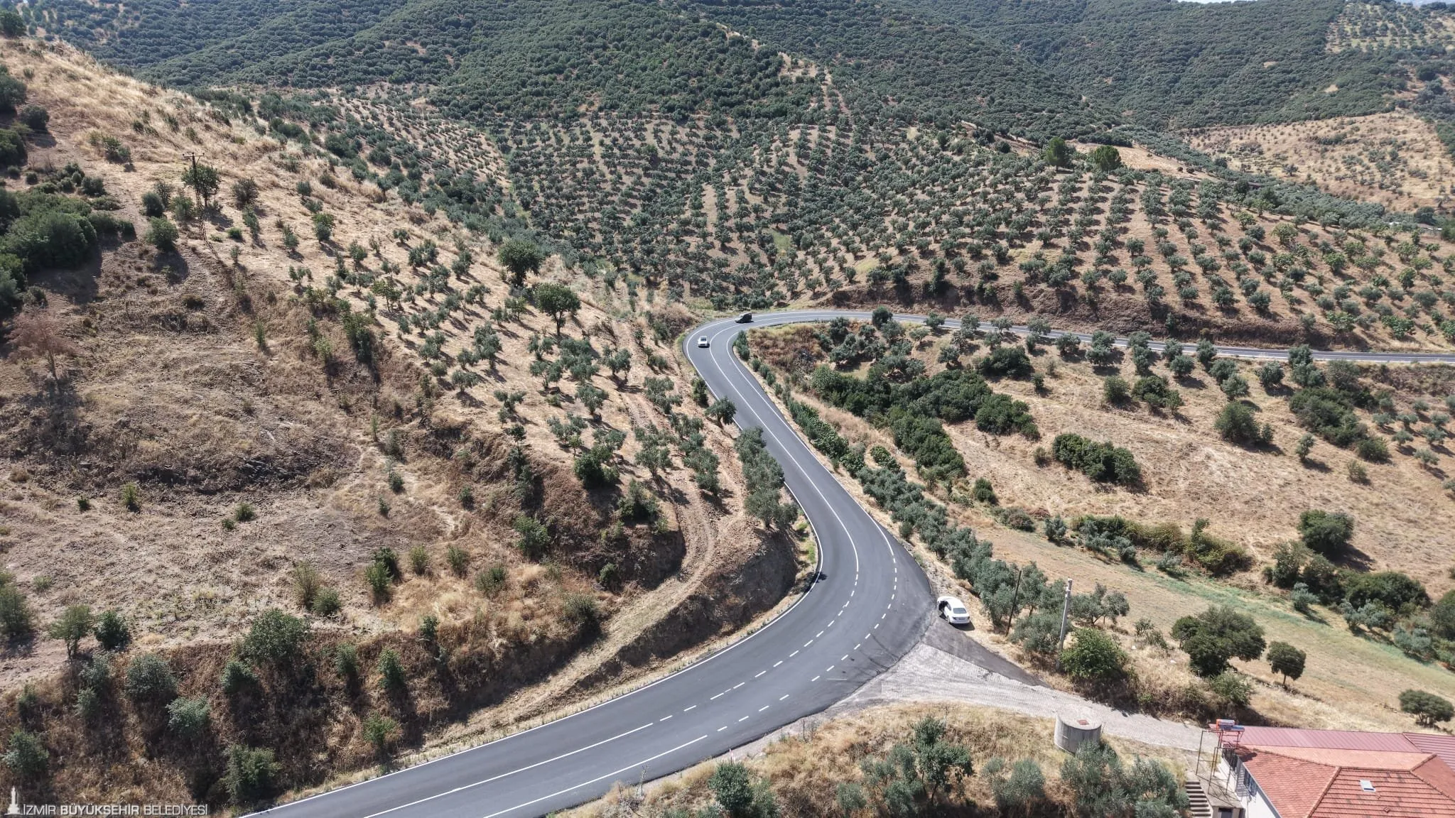 Beydağ Karaoba Yolu ile birlikte kırsal yolların da yenilenmesi bölge halkını rahatlattı