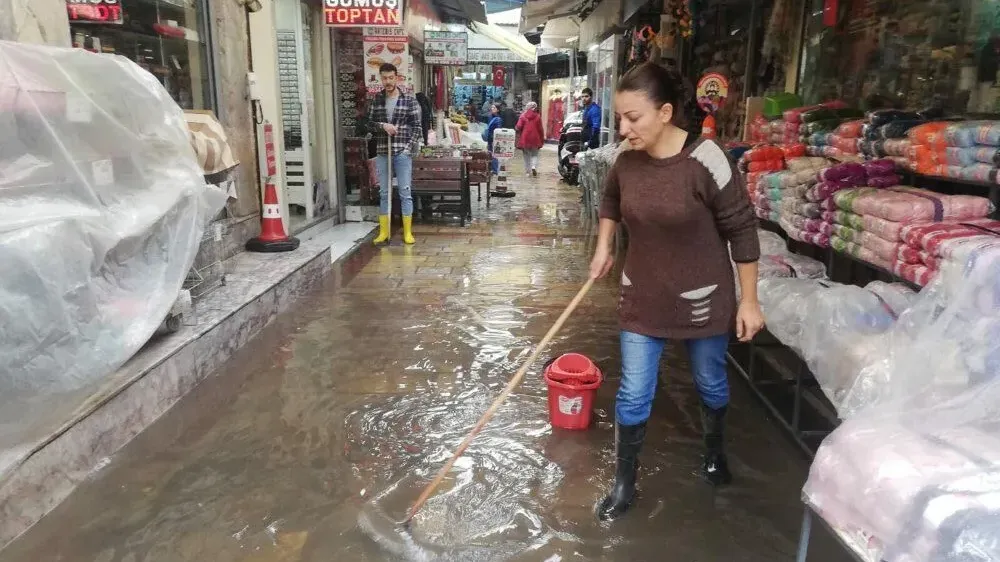 Kemeraltı’ndaki su baskınları için İZSU devrede
