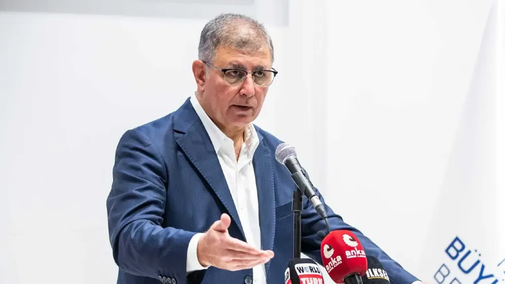 Büyükşehir'de kulisleri hareketlendiren gelişme: Başkan Tugay geri döndü