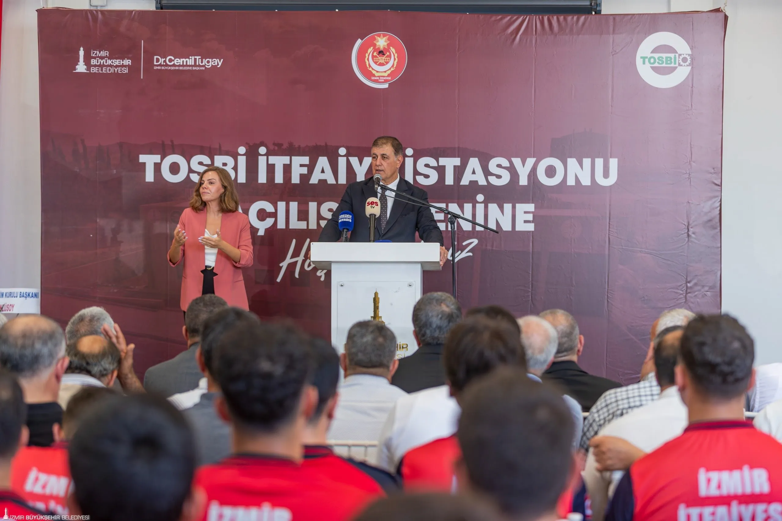 İzmir Büyükşehir Belediye Başkanı Cemil Tugay, TOSBI itfaiye hizmet binasının açılışında önemli açıklamalar yaptı.