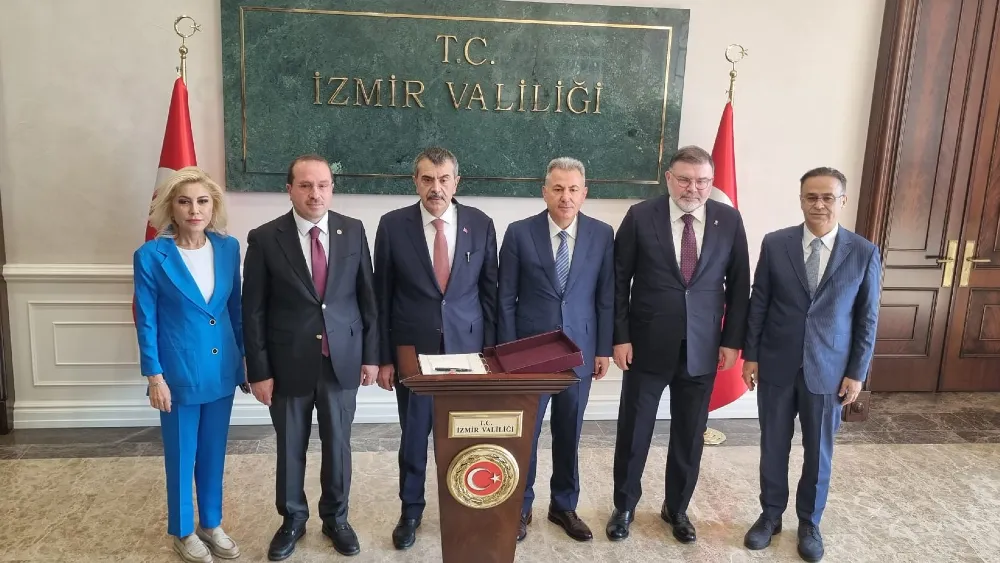 Milli Eğitim Bakanı Tekin'den İzmir Valisi Süleyman Elban'a ziyaret