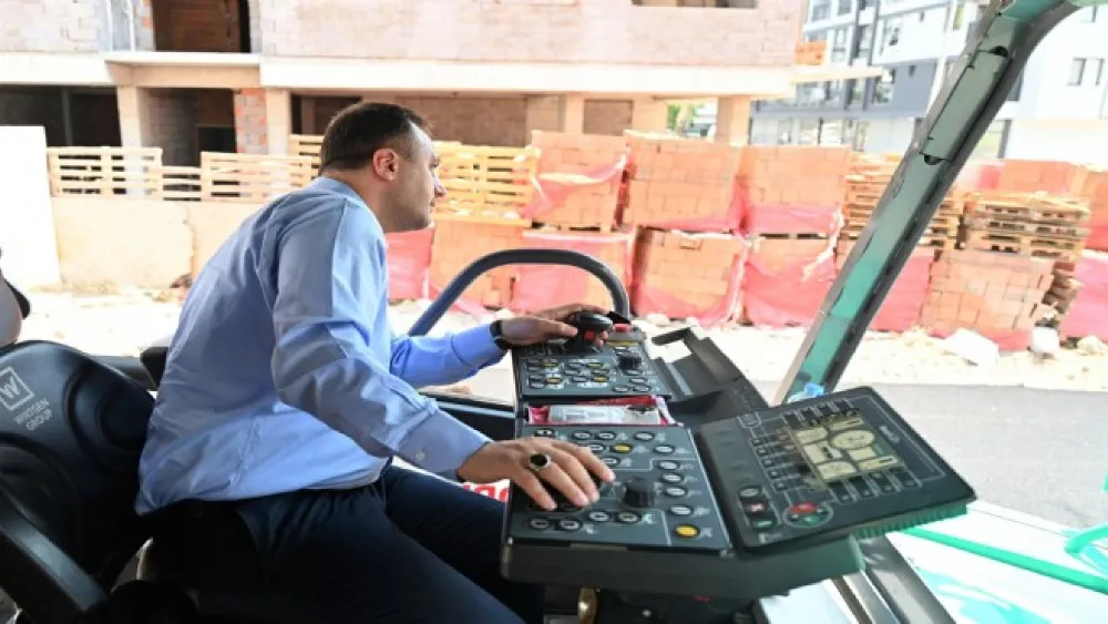 Bornova’da Başkan Eşki sahaya indi
