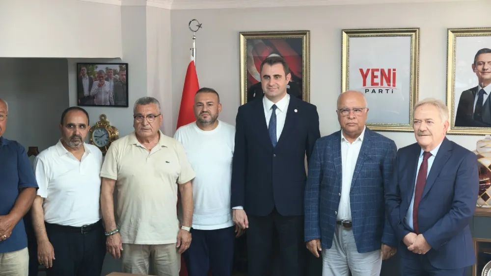 YENİ Parti’de rozet heyecanı