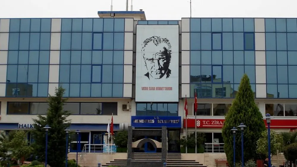Menderes Belediyesi’nde pazartesi günkü seçimlerde nefesler tutuldu: Uzlaşma beklentisine karşı belirsizlikler çok