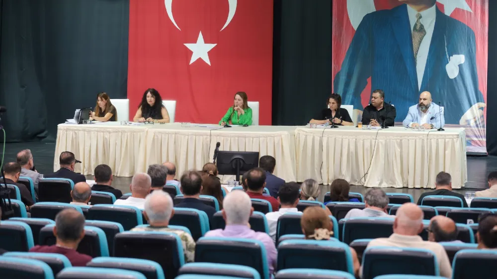 Konak Belediye Meclisi yeni komisyon üyelerini seçti