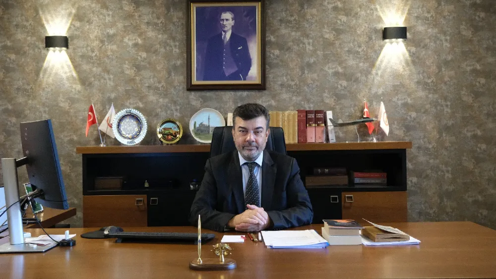 Katip Çelebi Üniversitesi’nde rektör değişti: Prof. Dr. Saffet Köse gitti, Prof. Dr. Mustafa Balcı geldi