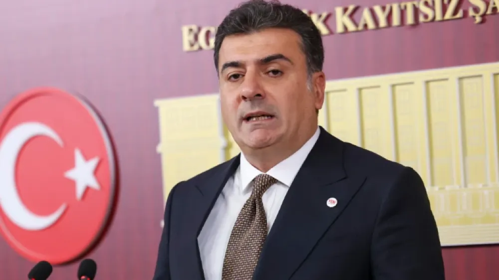 Yeni Parti Sözcüsü Zeynel Emre, parti üye sayısının 300 bini aştığını açıkladı