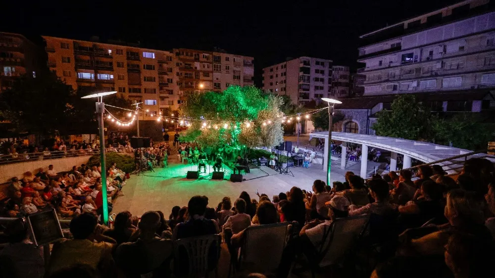 Zeytin ağacının altında “Gece Makamı” ezgileri