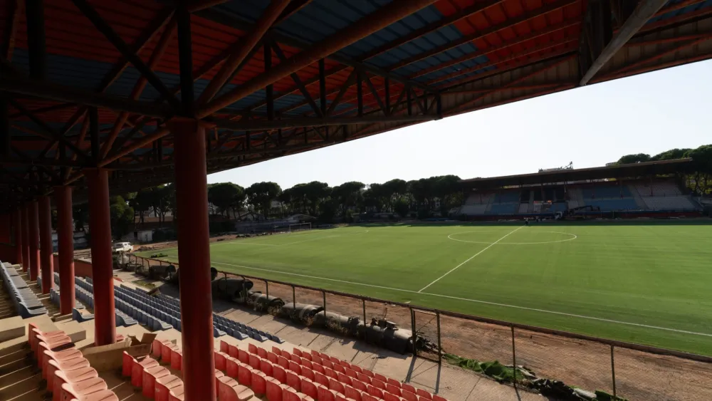 Ödemiş Saraçoğlu Stadı zemini yenilendi
