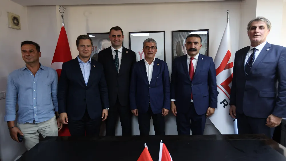 YENİ Parti Çiğli İlçe Başkanlığı’nı açan Gökhan Günaydın: Silivri tehditlerine boyun eğmeyeceğiz
