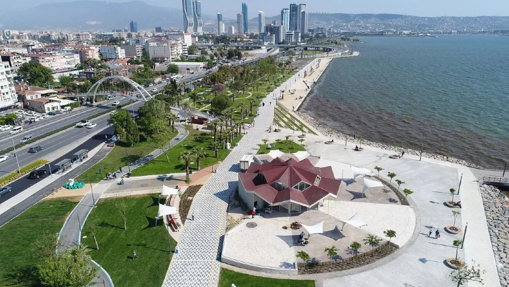 Bayraklı’da yaz coşkusu