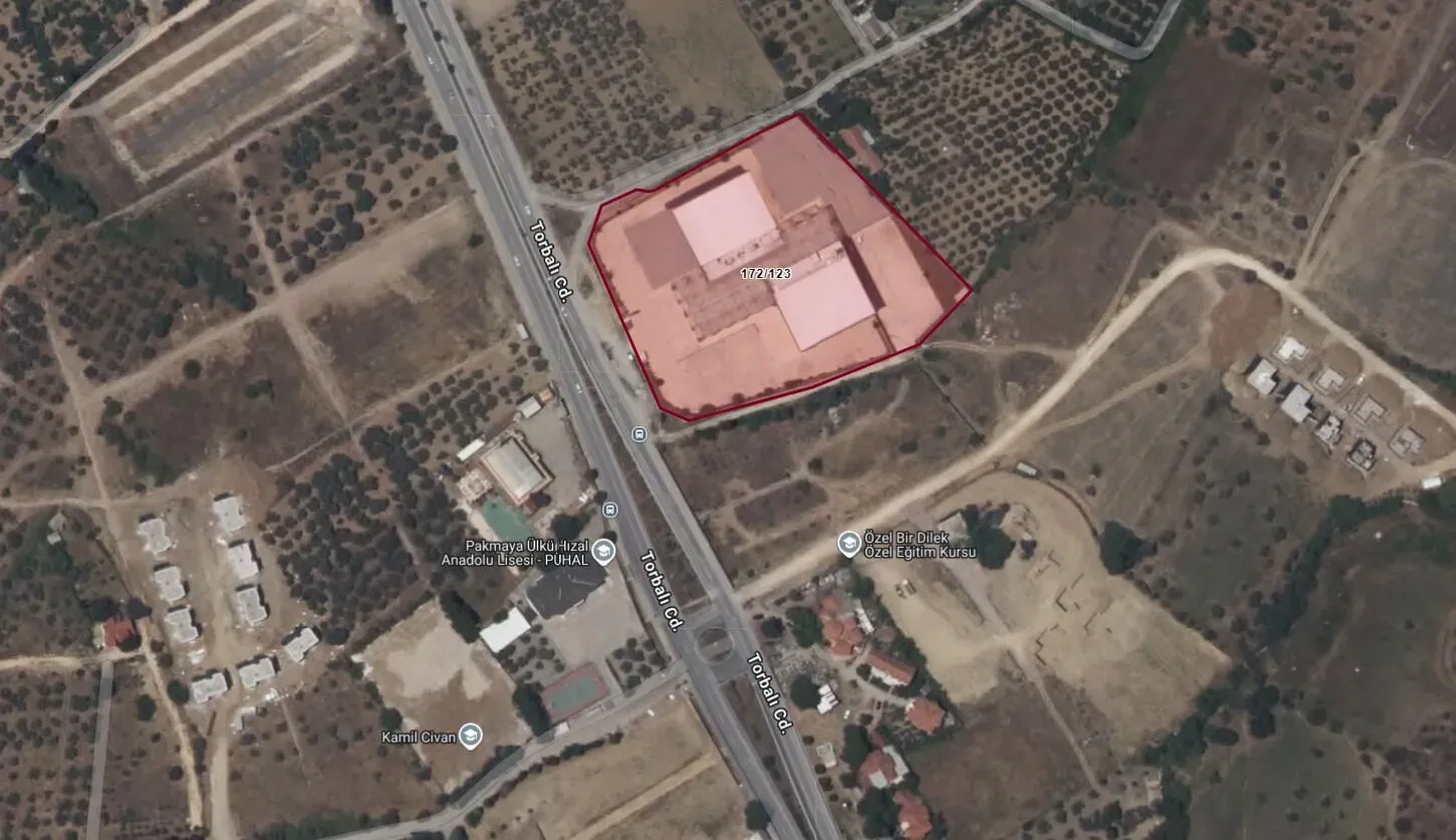 Kemalpaşa ilçesi Çiniliköy Mahallesi 172 ada 123 parsel numaralı taşınmazın planı değişikliği gündemde kapsadığı belirtildi.