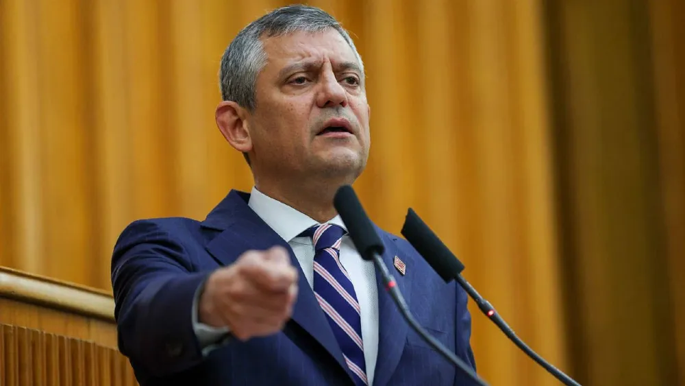 YENİ Partili Özel meydan okudu: Yerel seçimleri öne alalım