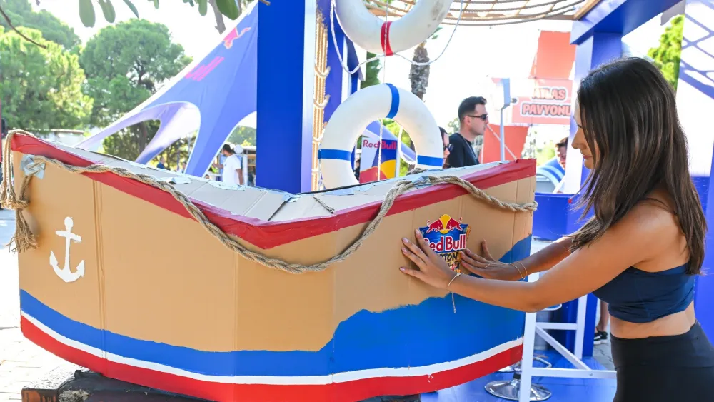 Fuar,  Red Bull Karton Tekne Yarışması ile renklendi
