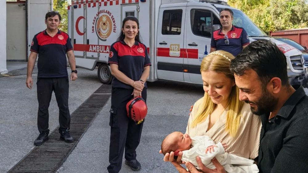 İhbar hattında mucize: İzmir İtfaiyesi evde doğuma yetişti