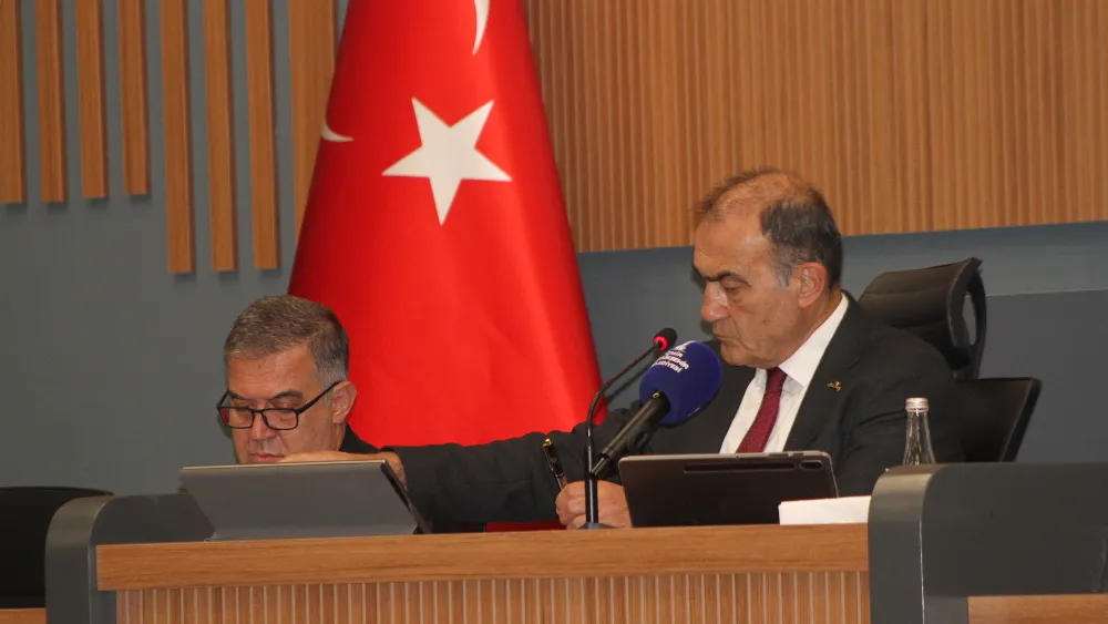 Büyükşehir’den Foça Kozbeyli planlarına imar freni: Mecliste zaman kaybı" tartışması