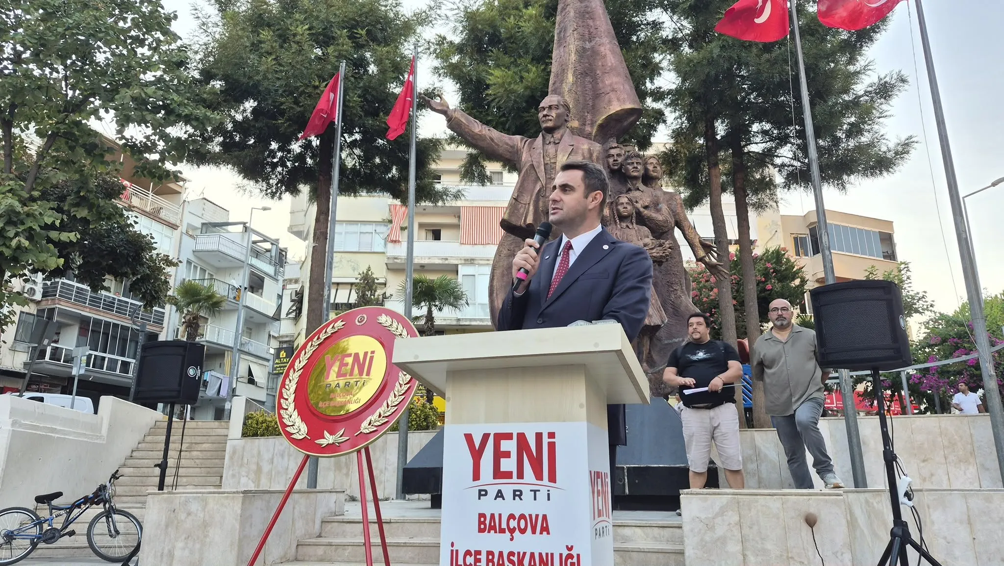 YENİ Parti İzmir İl Başkanı Çağatay Güç açılış töreninde önemli açıklamalarda bulundu.