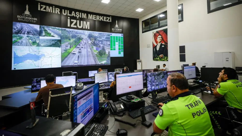 İZUM iş başında: Okul trafiği 24 saat anlık takipte