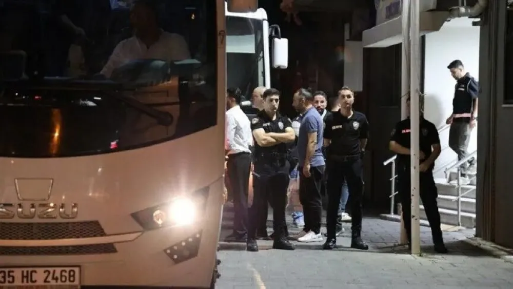 Seferihisar Belediyesi’ne yapılan operasyonda 29 tutuklama