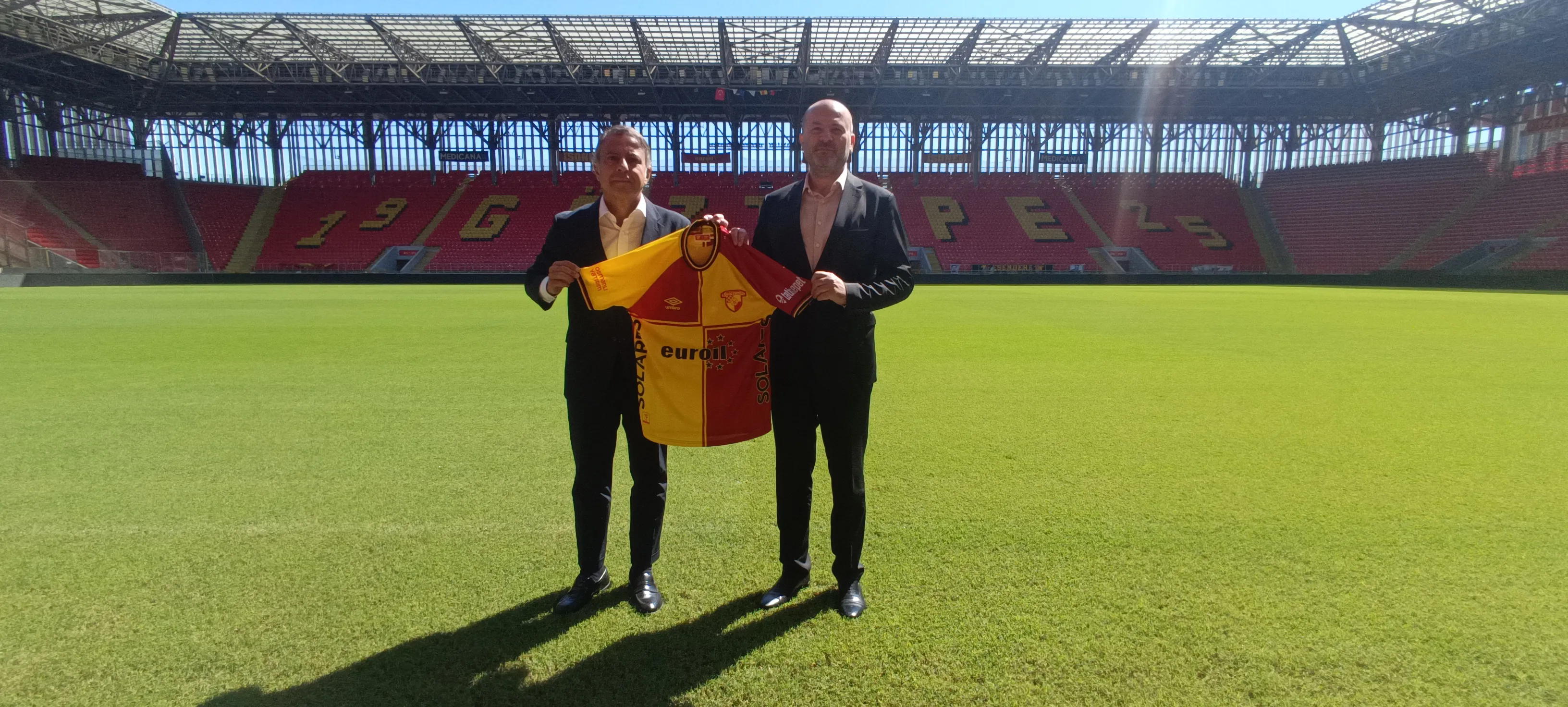 Göztepe CEO'su Kerem Ertan ve Tatil Sepeti Genel Müdürü Sedat Kılıç, yeni bir işbirliğine imza attı.