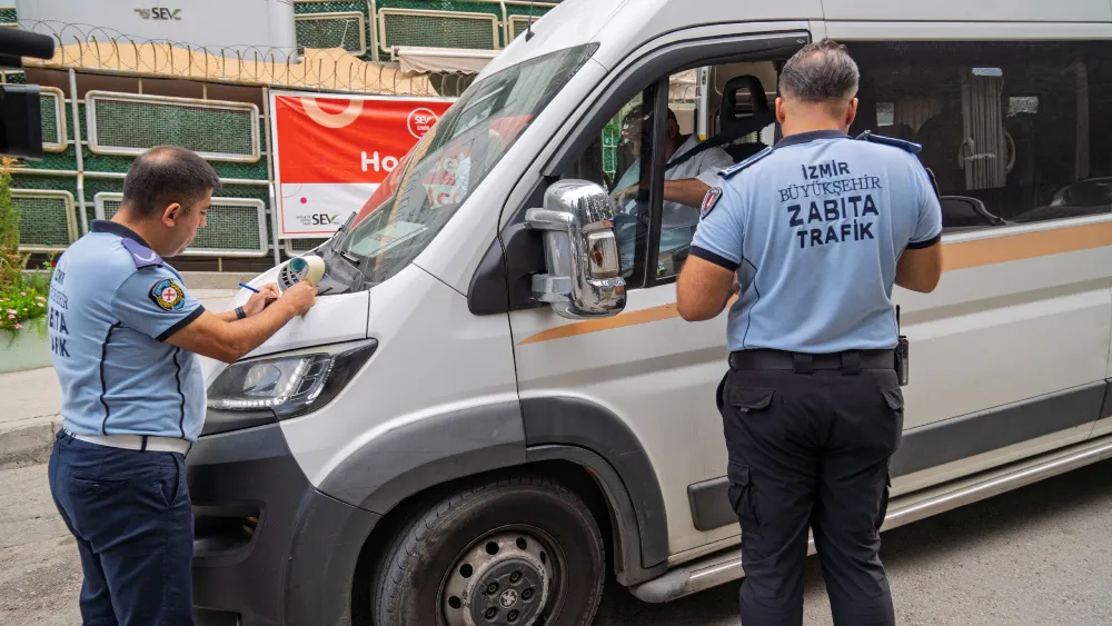 İzmir’de öğrenci servislerine sıkı denetim: 445 araca ceza kesildi