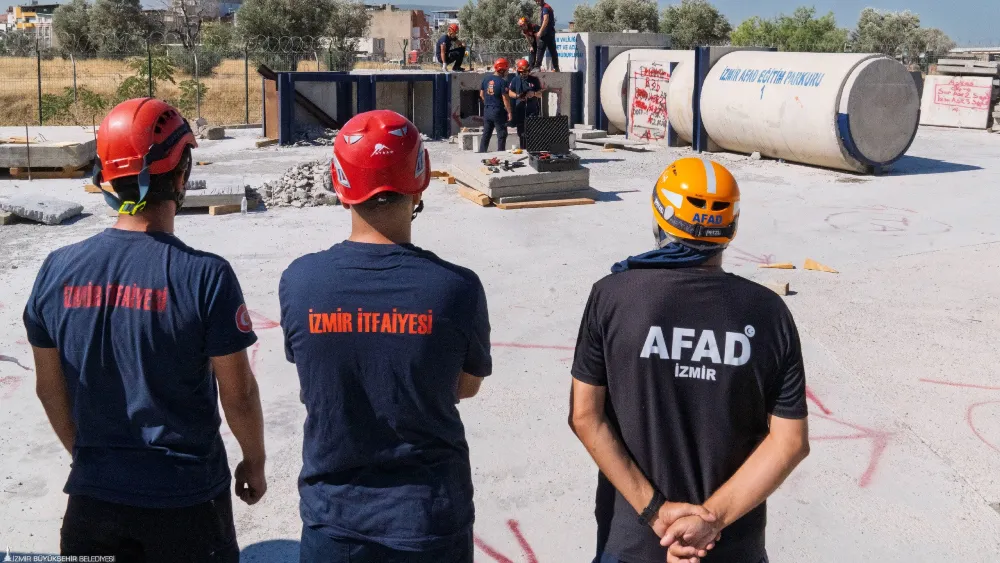 İzmir İtfaiyesi ağır arama kurtarmada güçleniyor