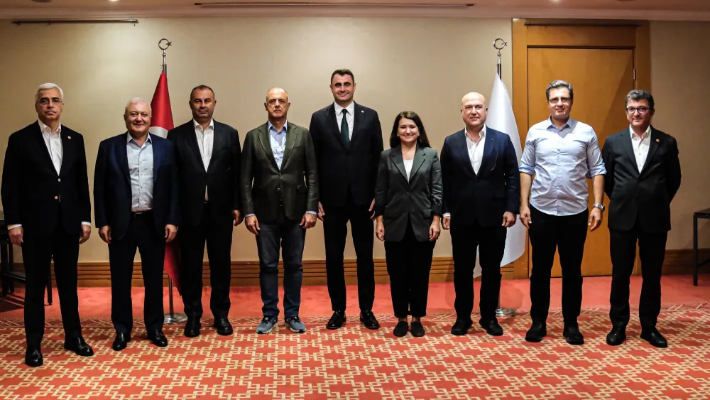 YENİ Parti İzmir'de çifte zirve: İl Başkanı Güç, "Türkiye’nin değişim iradesini iktidara taşıyacağız"